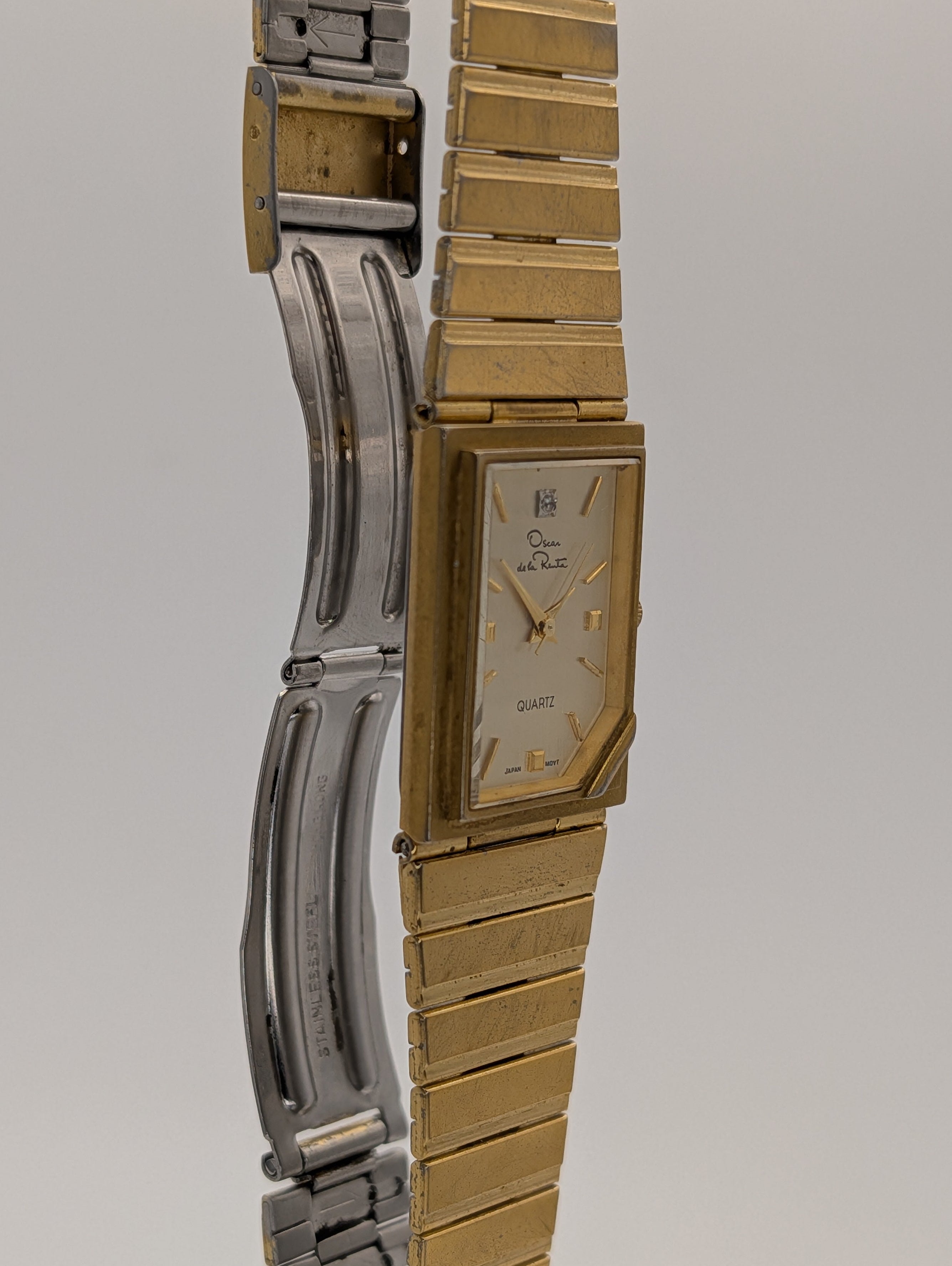 Oscar de la Renta Gold Tone Quartz Watch