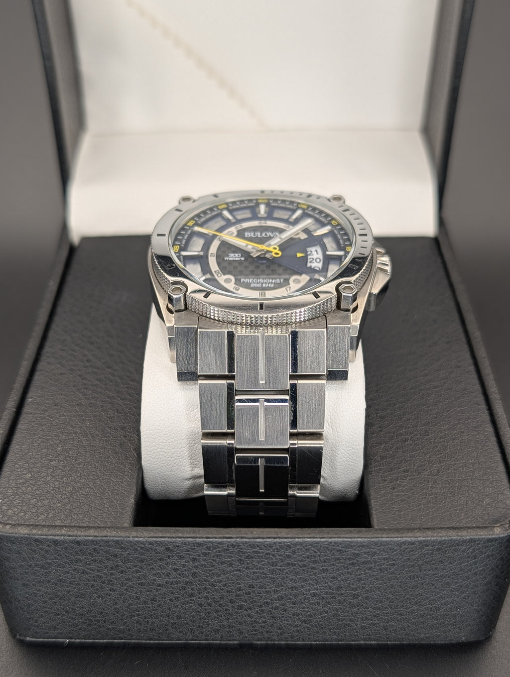 Bulova Precisionist Ultra High Frequency Quartz Watch ref. 96B131