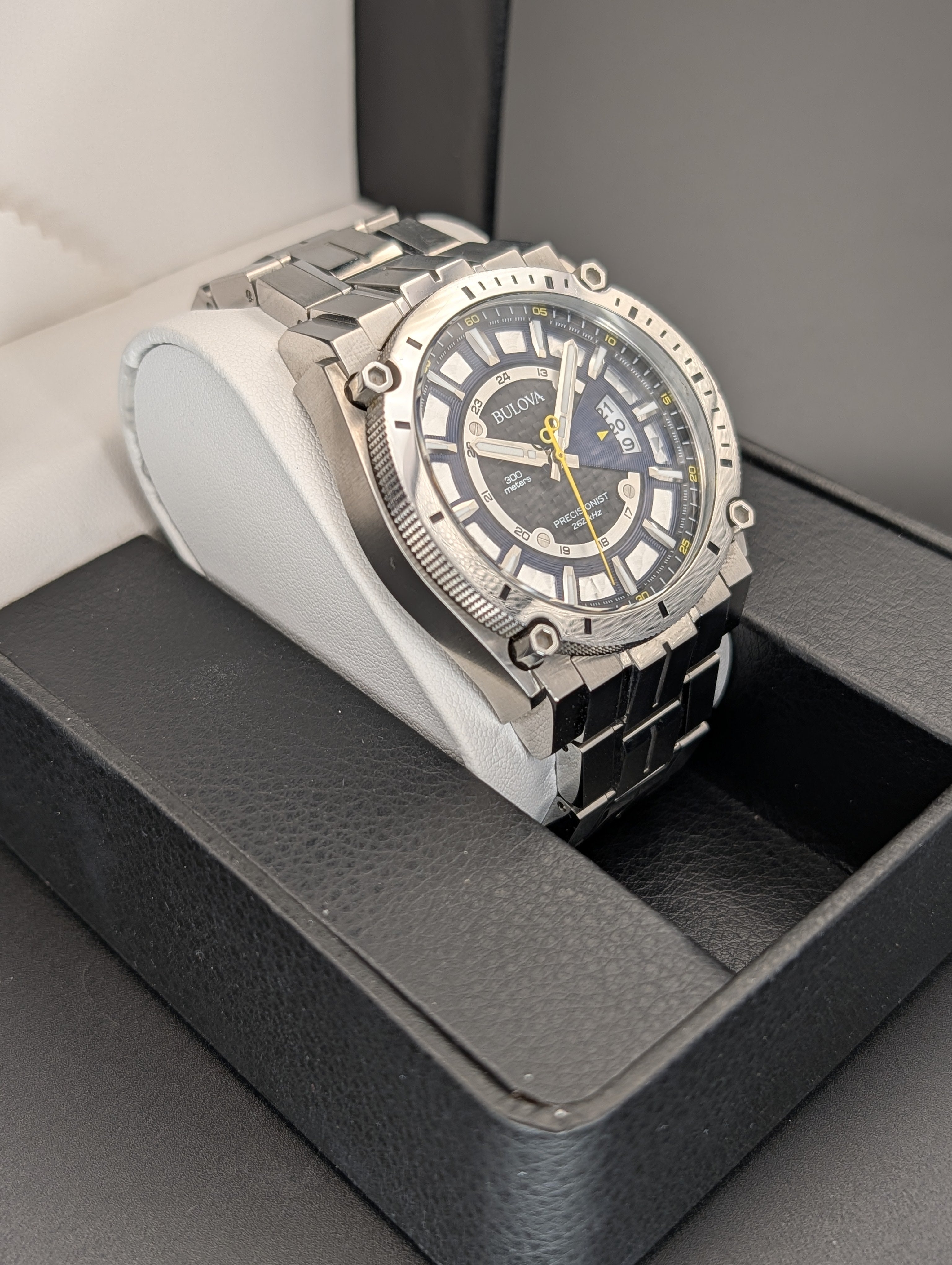 Bulova Precisionist Ultra High Frequency Quartz Watch ref. 96B131