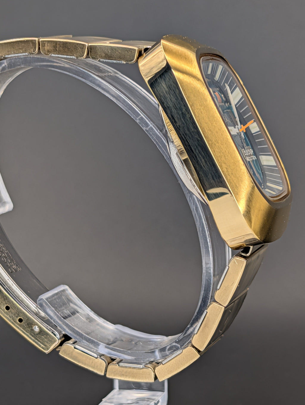 Accutron Spaceview "TV" (1973) Caliber 2141 ref. 7387 Gold Plated Original Bracelet