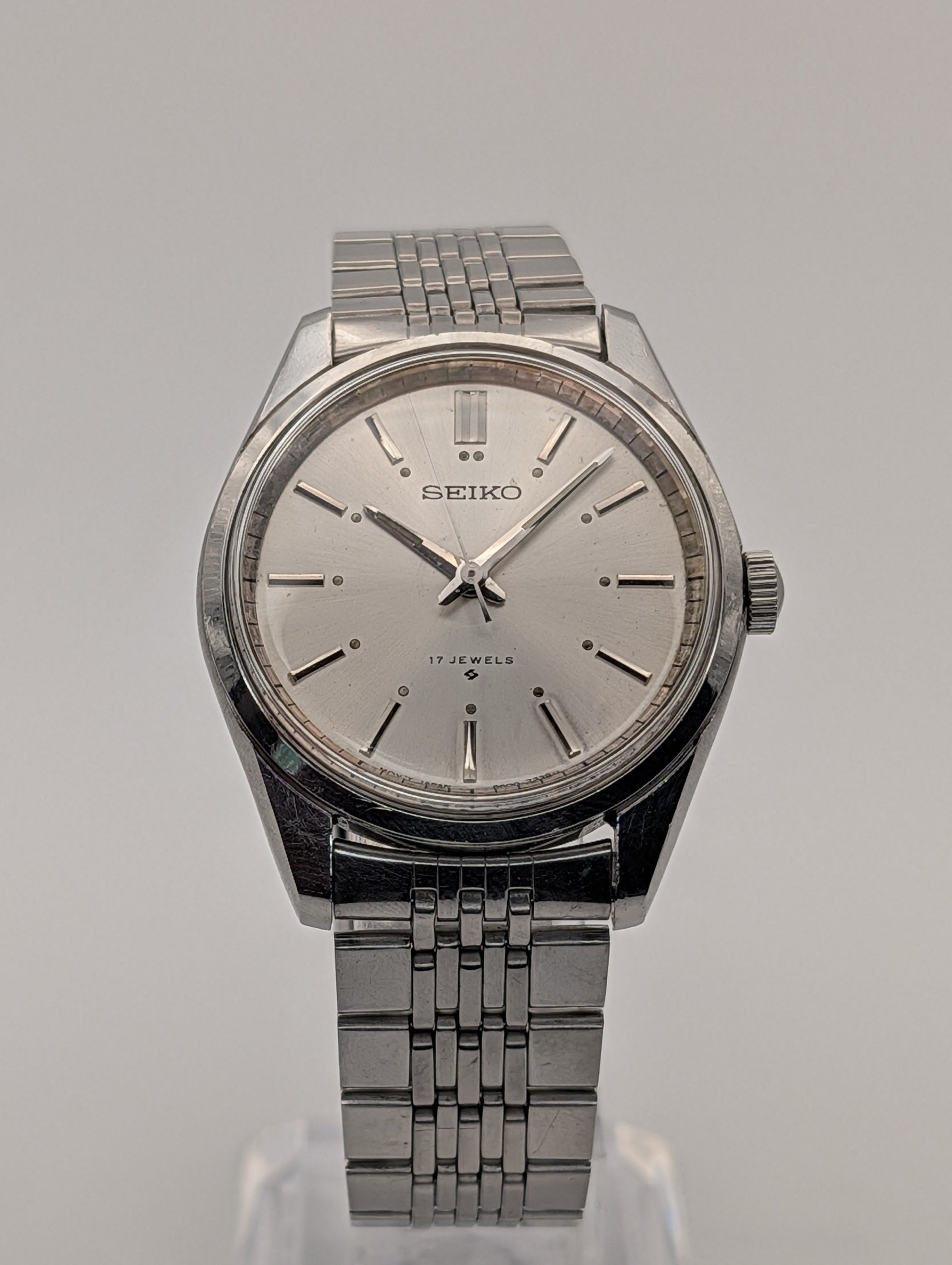 Seiko 17 Jewels (1960s) Vintage Mechanical Watch