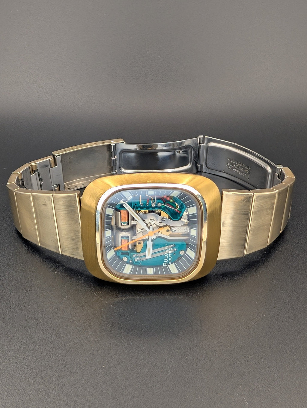 Accutron Spaceview "TV" (1973) Caliber 2141 ref. 7387 Gold Plated Original Bracelet