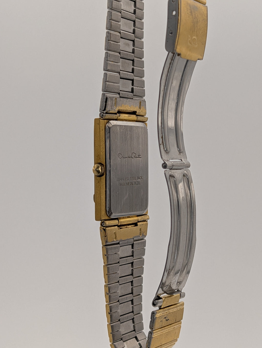 Oscar de la Renta Gold Tone Quartz Watch