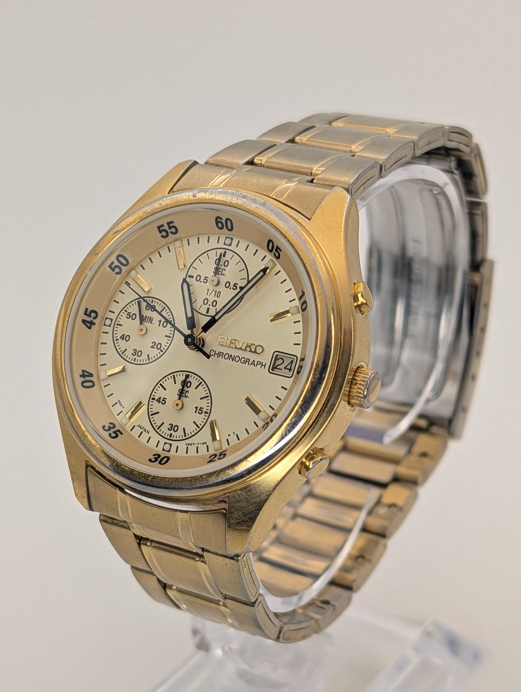 Seiko Chronograph on Original Bracelet in Gold Tone ref. V657-7100