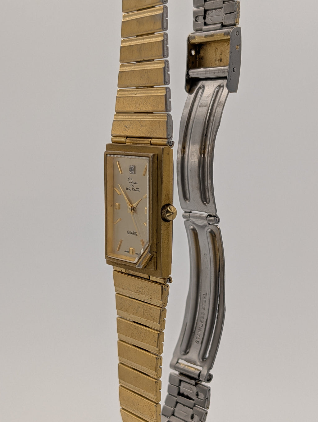 Oscar de la Renta Gold Tone Quartz Watch