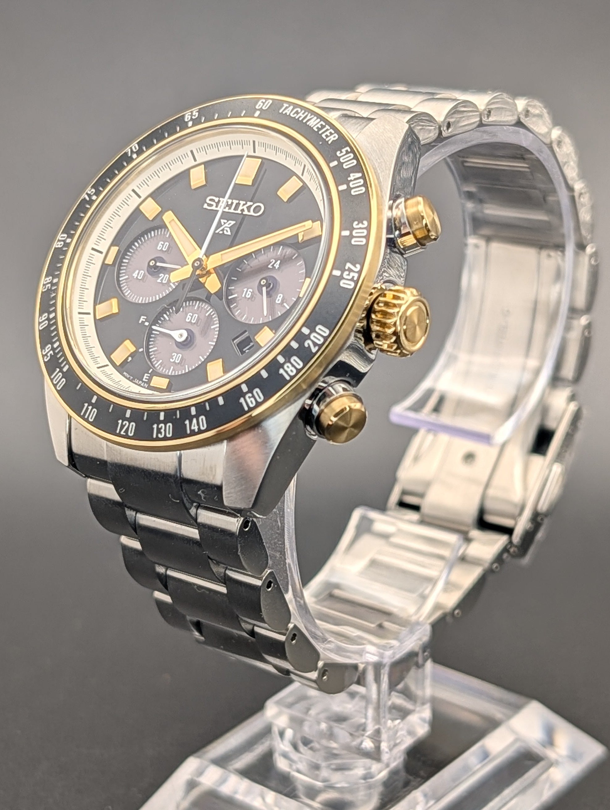 Seiko Prospex Speedtimer Solar Chronograph Watch in Two Tone Stainless Steel ref. SSC941 *New in Box*